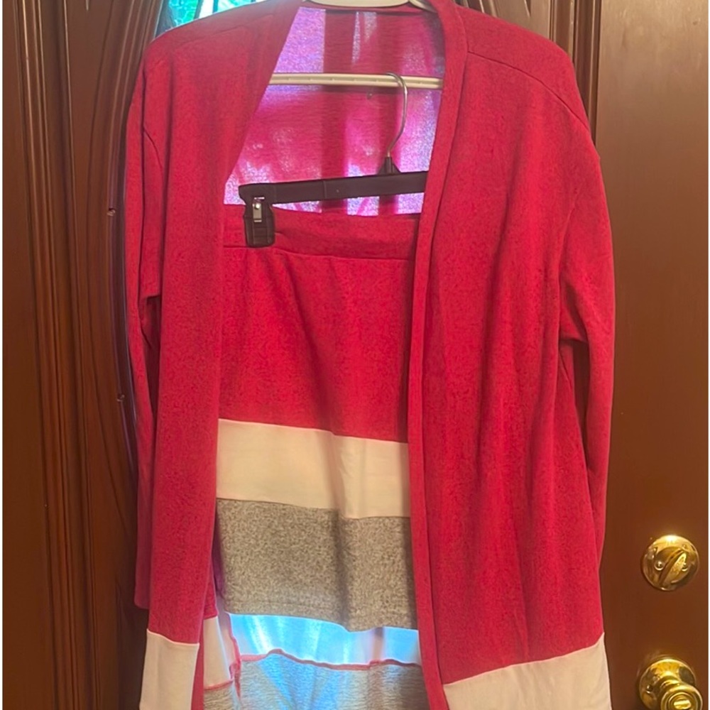Ladies 2pc pink/white/gray short set size M